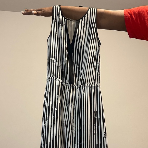 Dresses & Skirts - Elegant Black and White Striped Dress